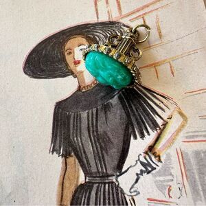 Vintage Elegant Gold & Green Victorian Czech Charm